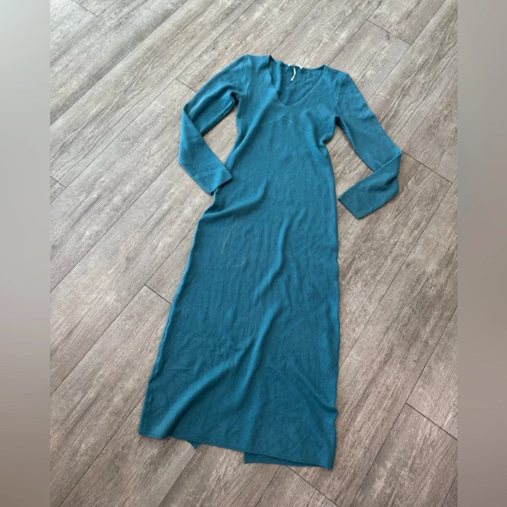 Chic Teal Long Sleeve Maxi Dress
